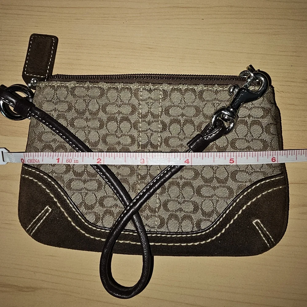Coach wristlet in brown size 6x4 - Picture 5 of 6